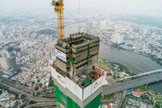 Cận cảnh tòa tháp cao nhất Việt Nam Landmark 81 chuẩn bị cất nóc