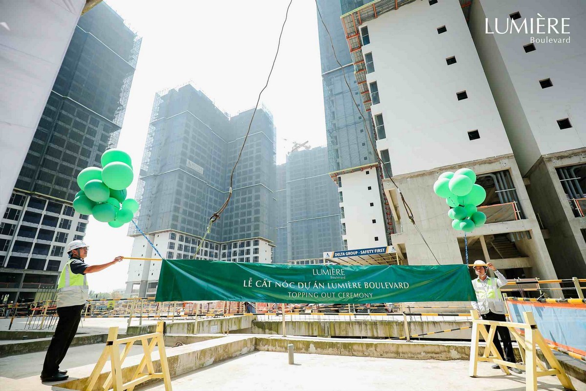 Tiến độ tháng 3/2023 LUMIÈRE Boulevard, Masterise Homes chính thức cất nóc dự án