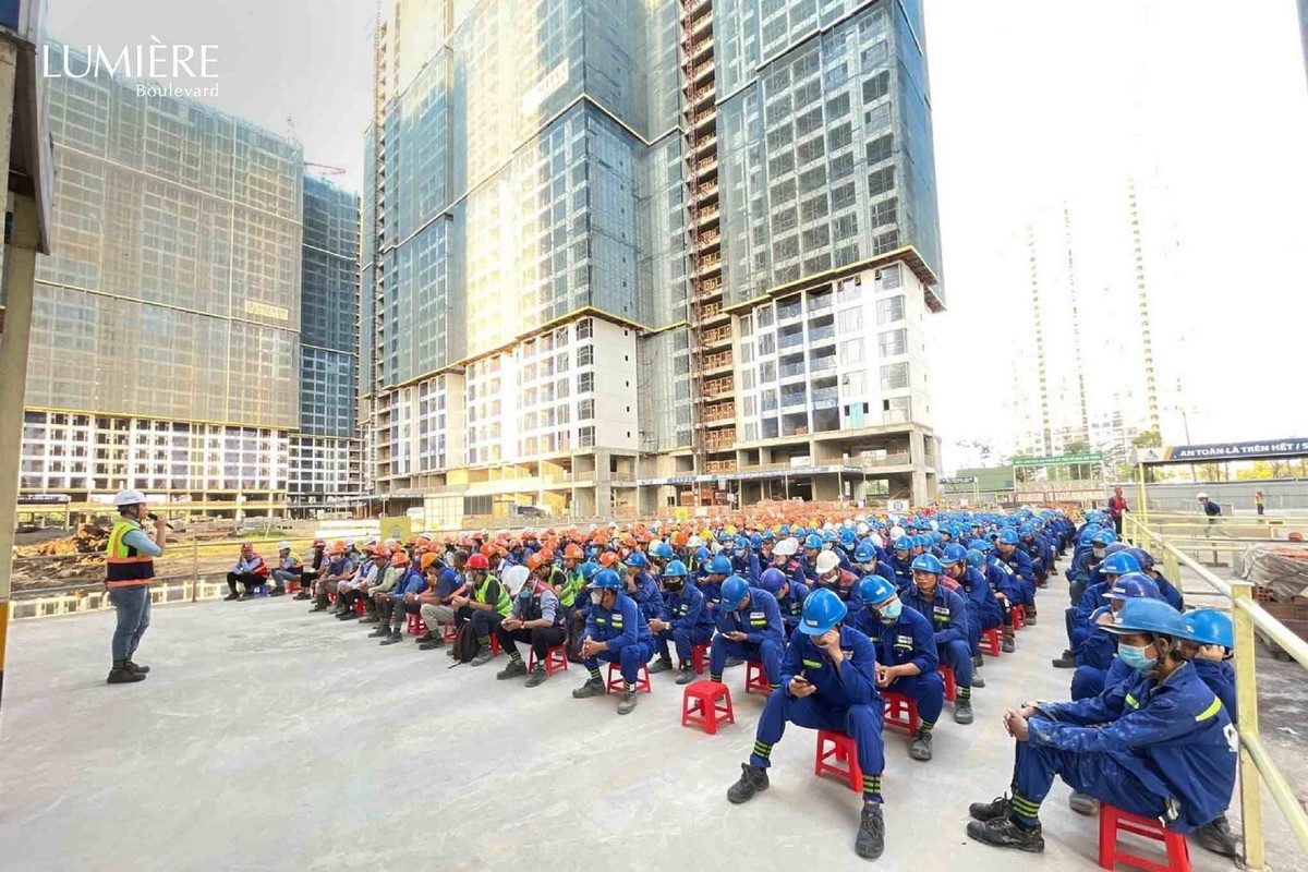 HÉ LỘ HÌNH ẢNH ĐANG DẦN HOÀN THIỆN CỦA CĂN HỘ LUMIÈRE BOULEVARD